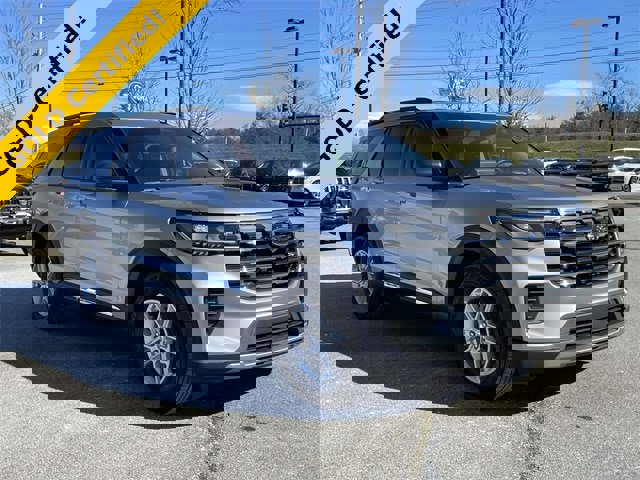 Certified 2025 Ford Explorer Active image 7