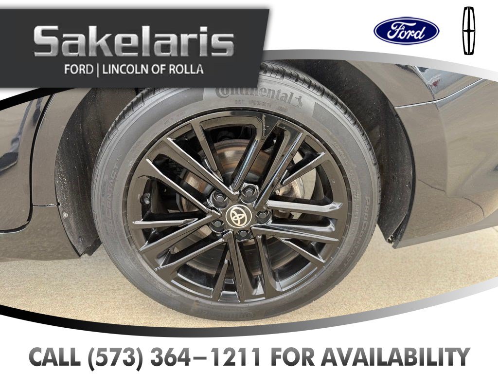 Used 2025 Toyota Camry SE FWD image 9
