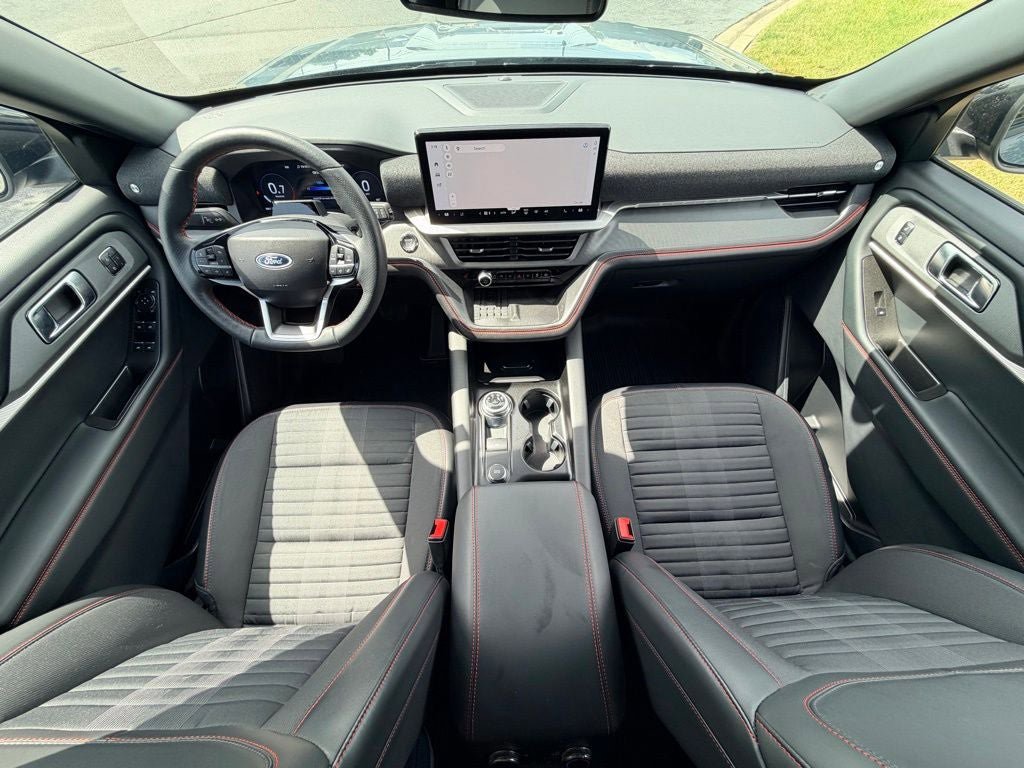 Certified 2025 Ford Explorer ST-Line w/ Premium Package RWD image 22