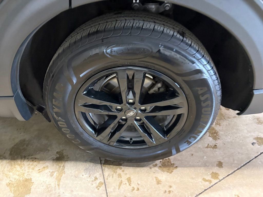 Certified 2023 Ford Explorer XLT w/ Equipment Group 202A image 26