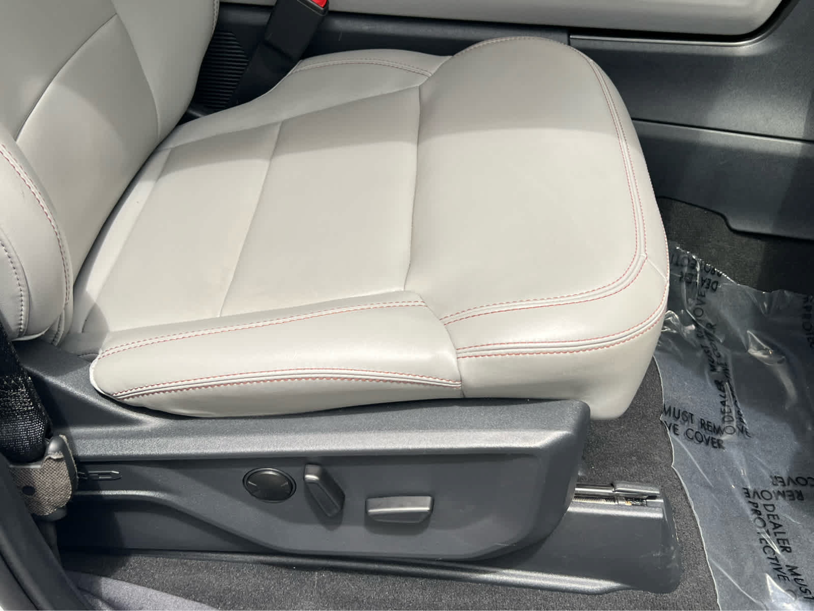 Certified 2025 Ford Expedition Active AWD/4WD image 18