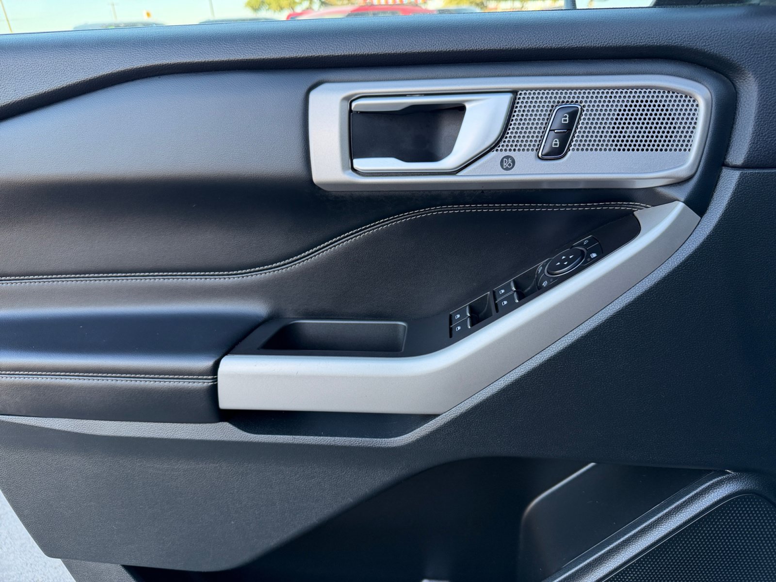 Certified 2024 Ford Explorer Limited RWD image 17