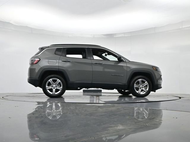 Used 2024 Jeep Compass Latitude AWD/4WD image 34