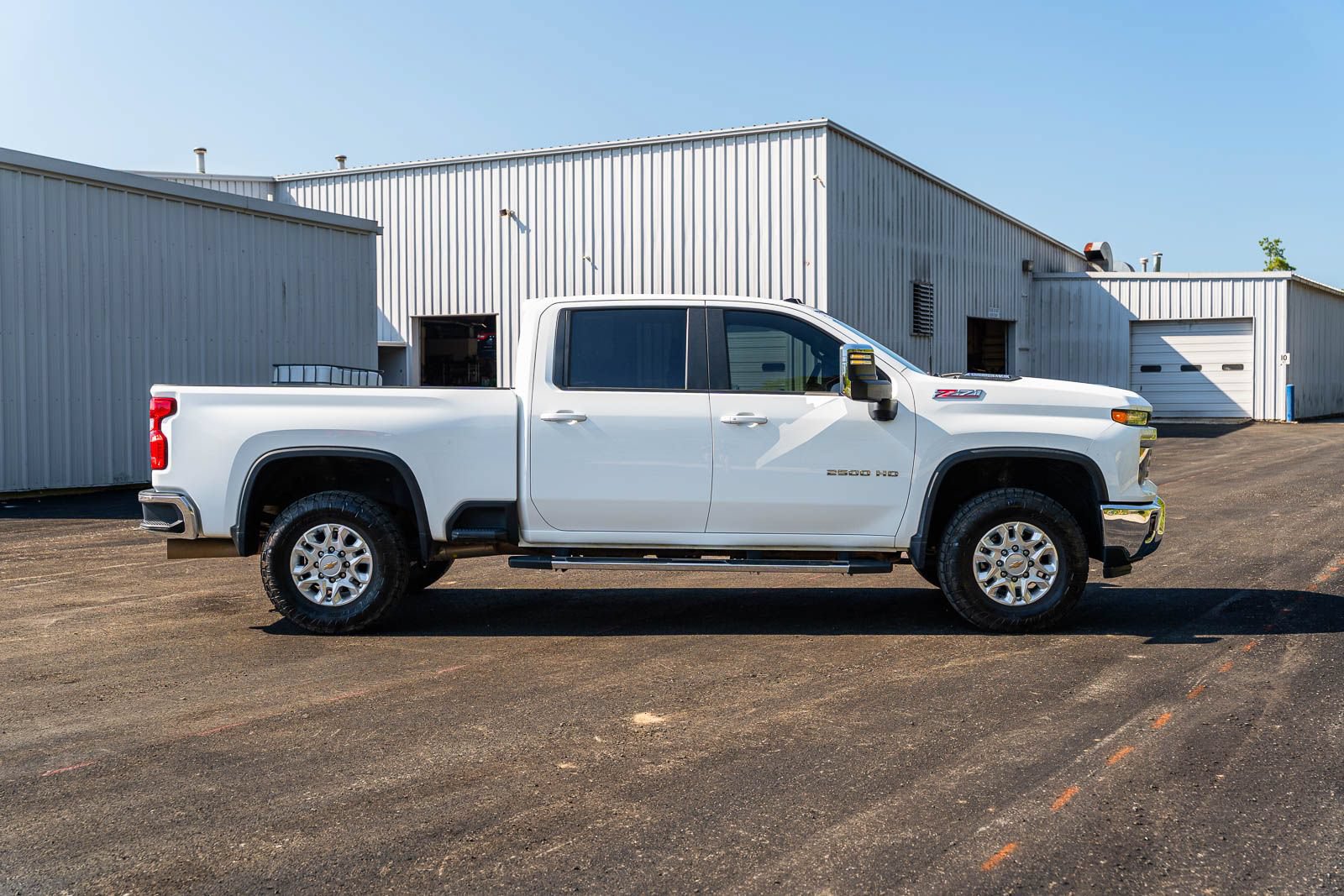 Used 2024 Chevrolet Silverado 2500 LT AWD/4WD image 8