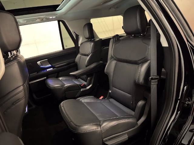 Certified 2026 Ford Expedition Platinum w/ Driver's Package AWD/4WD image 27