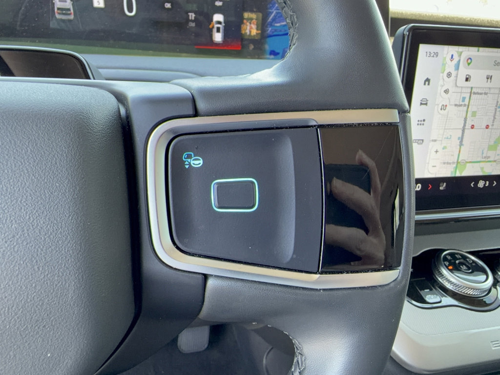 Certified 2025 Ford Expedition Active image 33