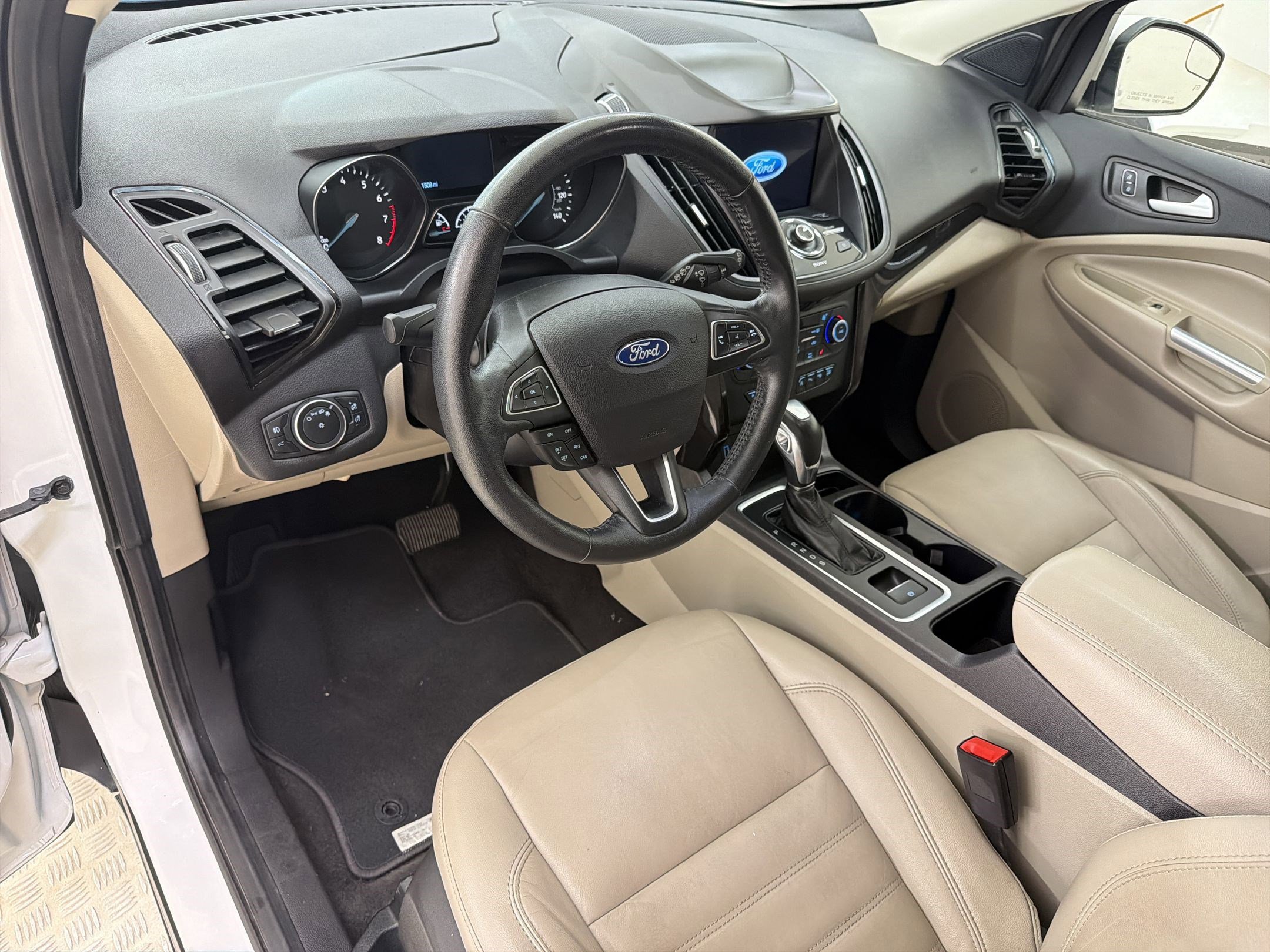 Certified 2019 Ford Escape Titanium FWD image 4