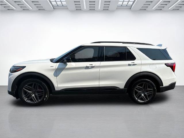 Certified 2025 Ford Explorer ST-Line w/ Premium Package AWD/4WD image 6