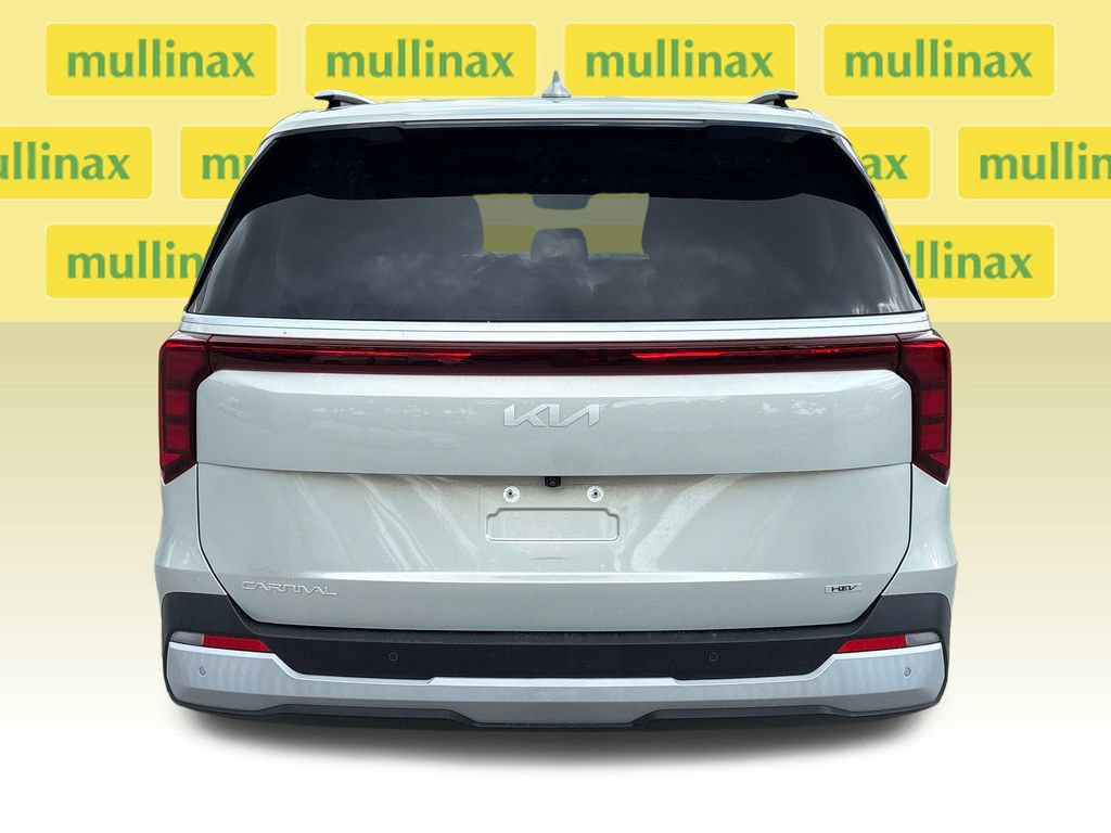 Used 2025 Kia Carnival EX FWD image 8
