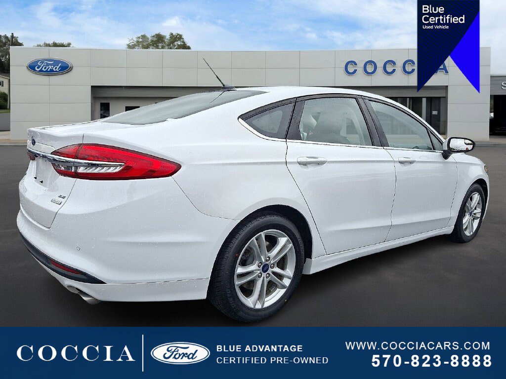 Certified 2018 Ford Fusion SE w/ Fusion SE Technology Package FWD image 4