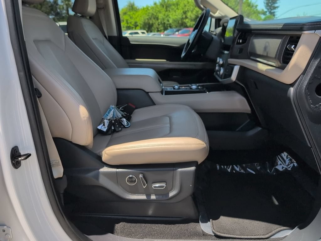 Certified 2024 Ford Expedition Limited AWD/4WD image 15