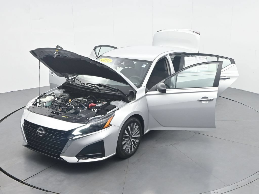 Used 2024 Nissan Altima 2.5 SV FWD image 47