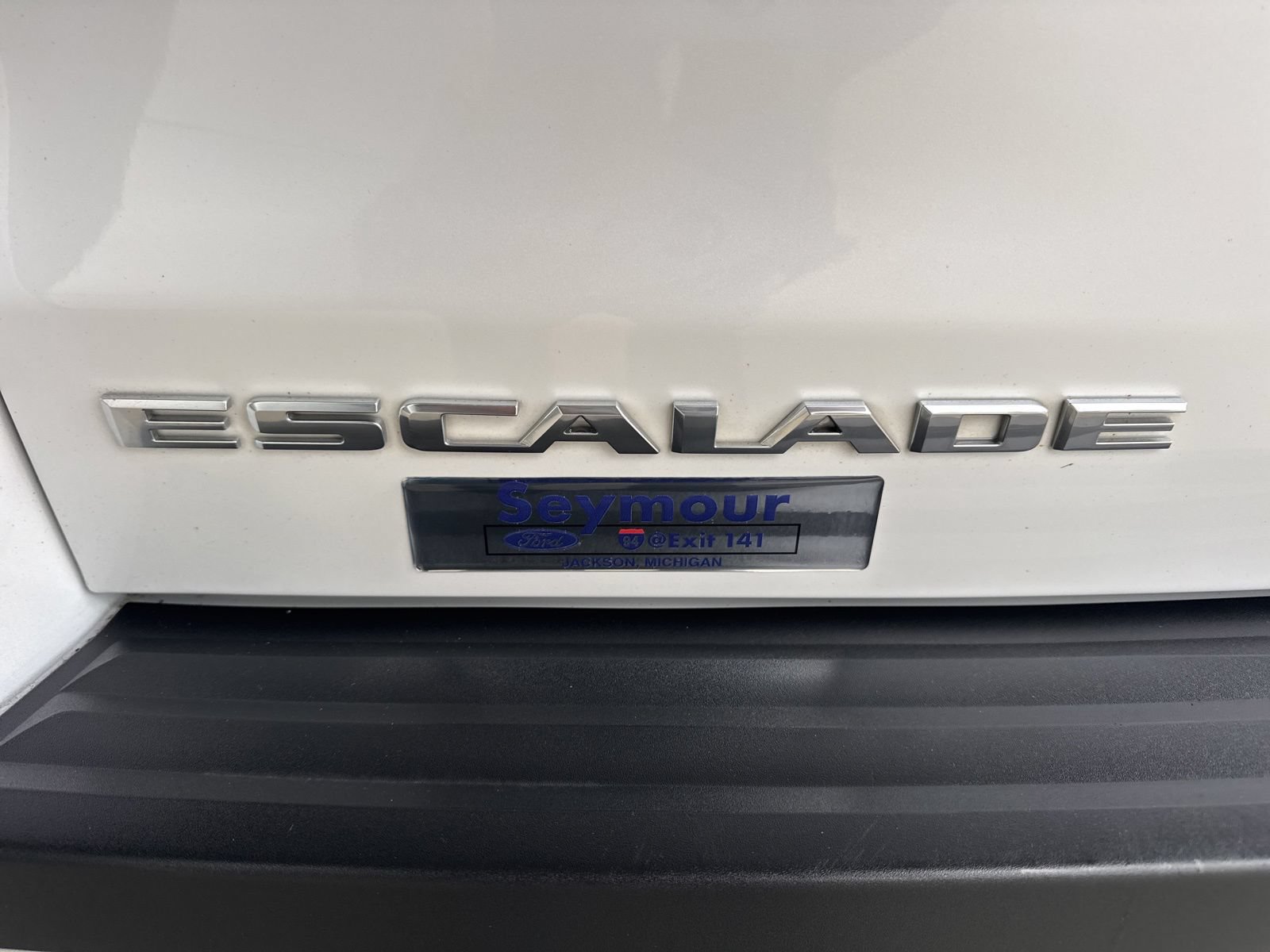 Used 2019 Cadillac Escalade Luxury AWD/4WD image 15