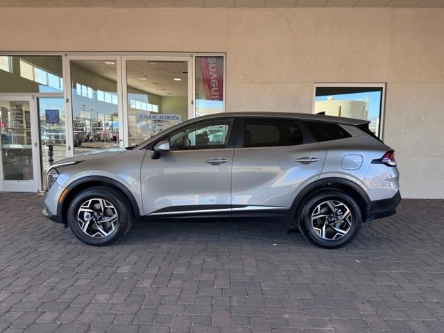 Used 2024 Kia Sportage LX AWD/4WD image 2