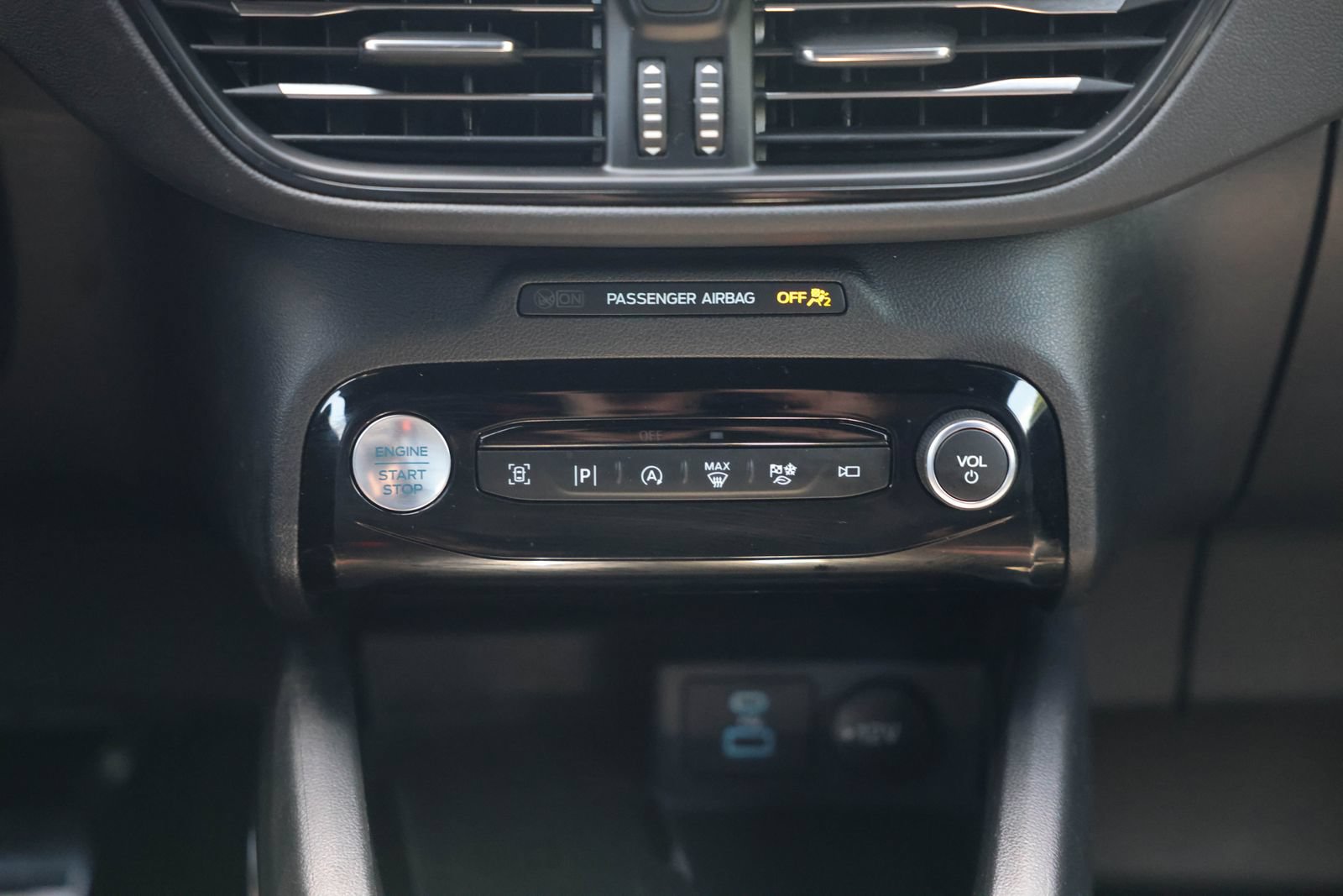 Certified 2023 Ford Escape ST-Line Elite w/ Premium Technology Package AWD/4WD image 27