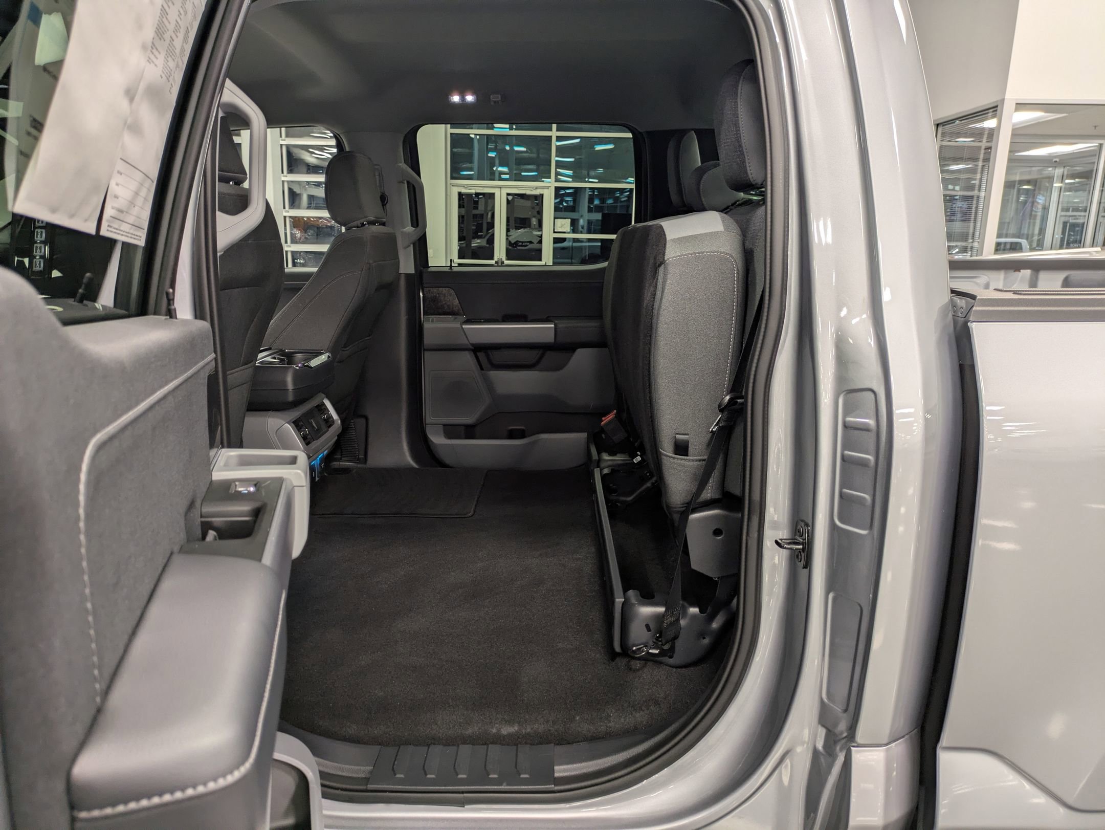 Certified 2024 Ford F150 Lightning XLT w/ Max Trailer Tow Package image 31