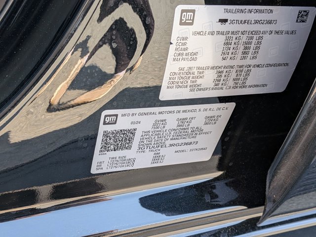 Used 2024 GMC Sierra 1500 AT4X image 40