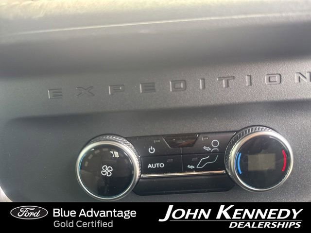 Certified 2025 Ford Expedition Active AWD/4WD image 33