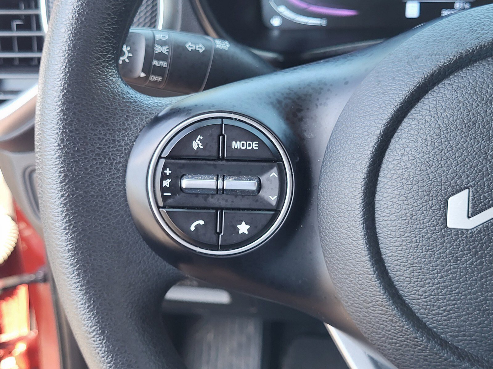 Used 2025 Kia Soul LX w/ LX Technology Package FWD image 26