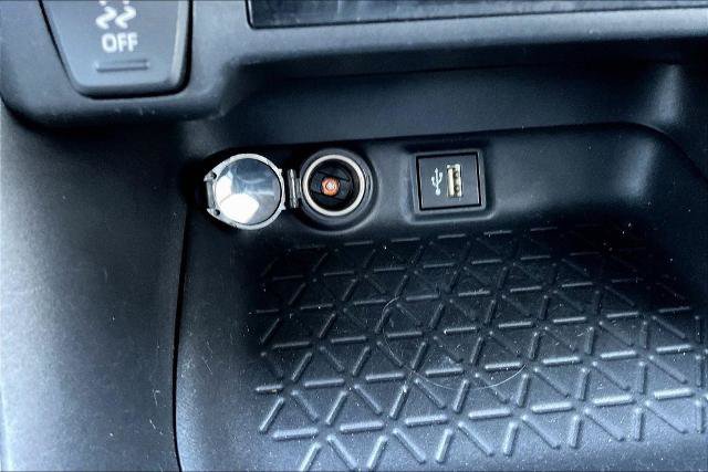 Used 2024 Toyota RAV4 XLE FWD image 16