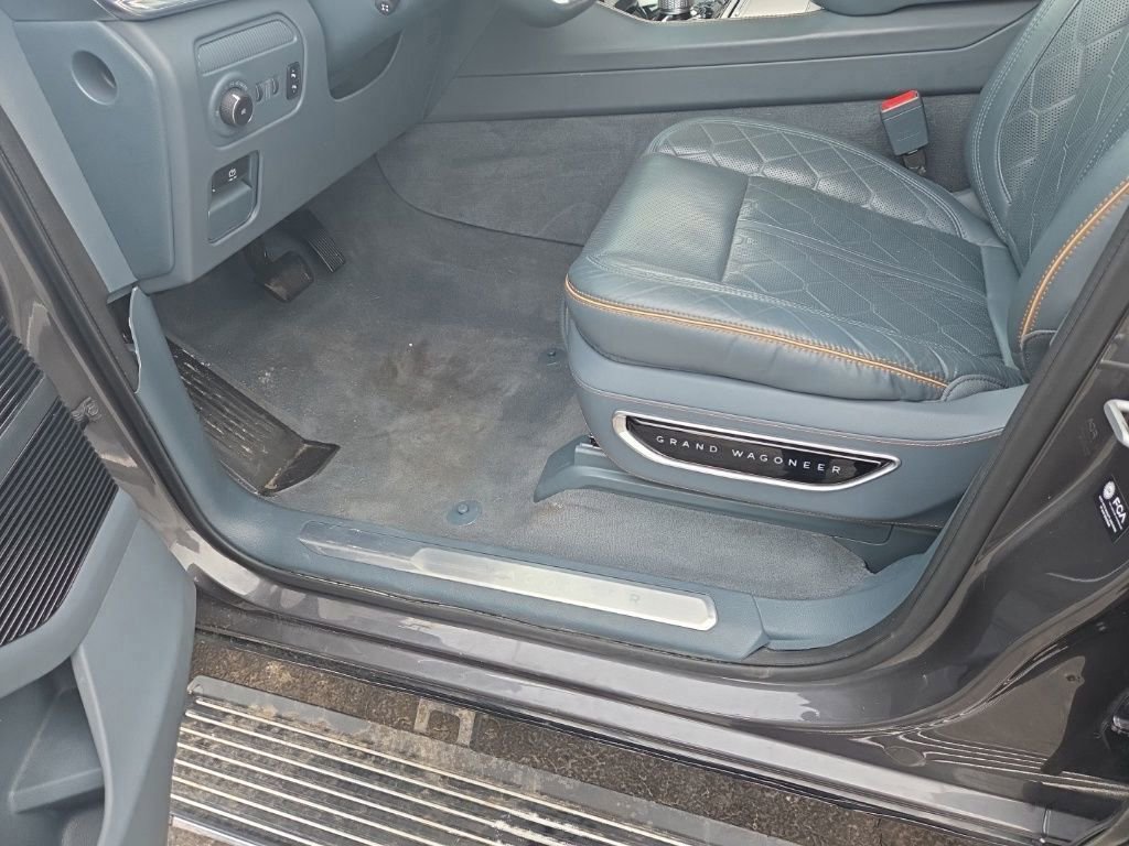 Used 2022 Jeep Grand Wagoneer Series III w/ Rear Seat Video Group 1 image 9