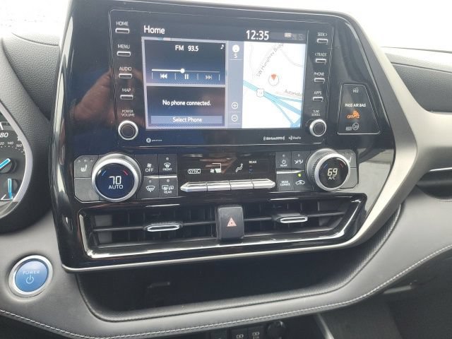 Used 2021 Toyota Highlander XLE AWD/4WD image 50