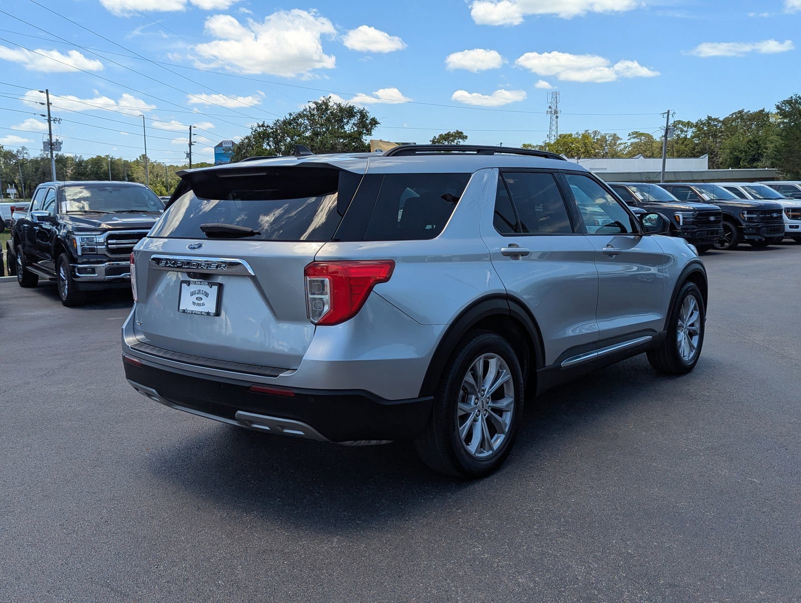Certified 2023 Ford Explorer XLT w/ Equipment Group 202A RWD image 4