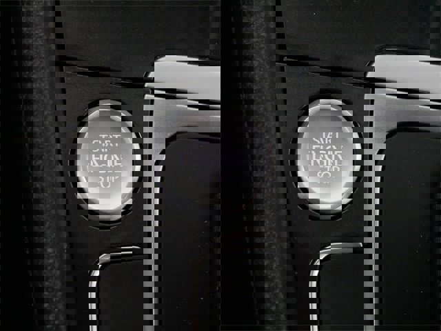 Used 2018 Volkswagen Golf SE image 22