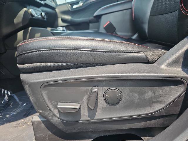 Certified 2025 Ford Escape ST-Line Select AWD/4WD image 28