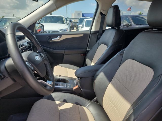 Certified 2022 Ford Escape Titanium w/ Titanium Premium Package FWD image 29