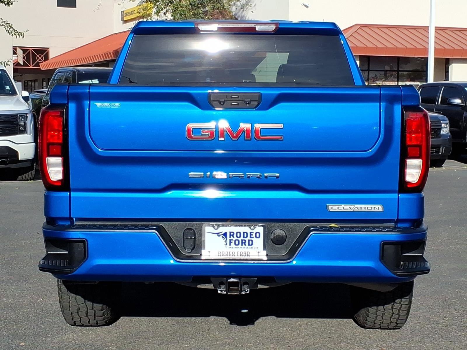 Used 2022 GMC Sierra 1500 Elevation image 3