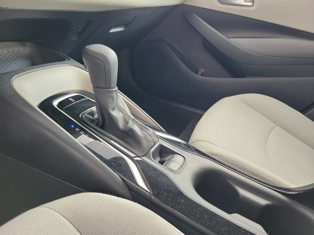 Used 2020 Toyota Corolla LE FWD image 29