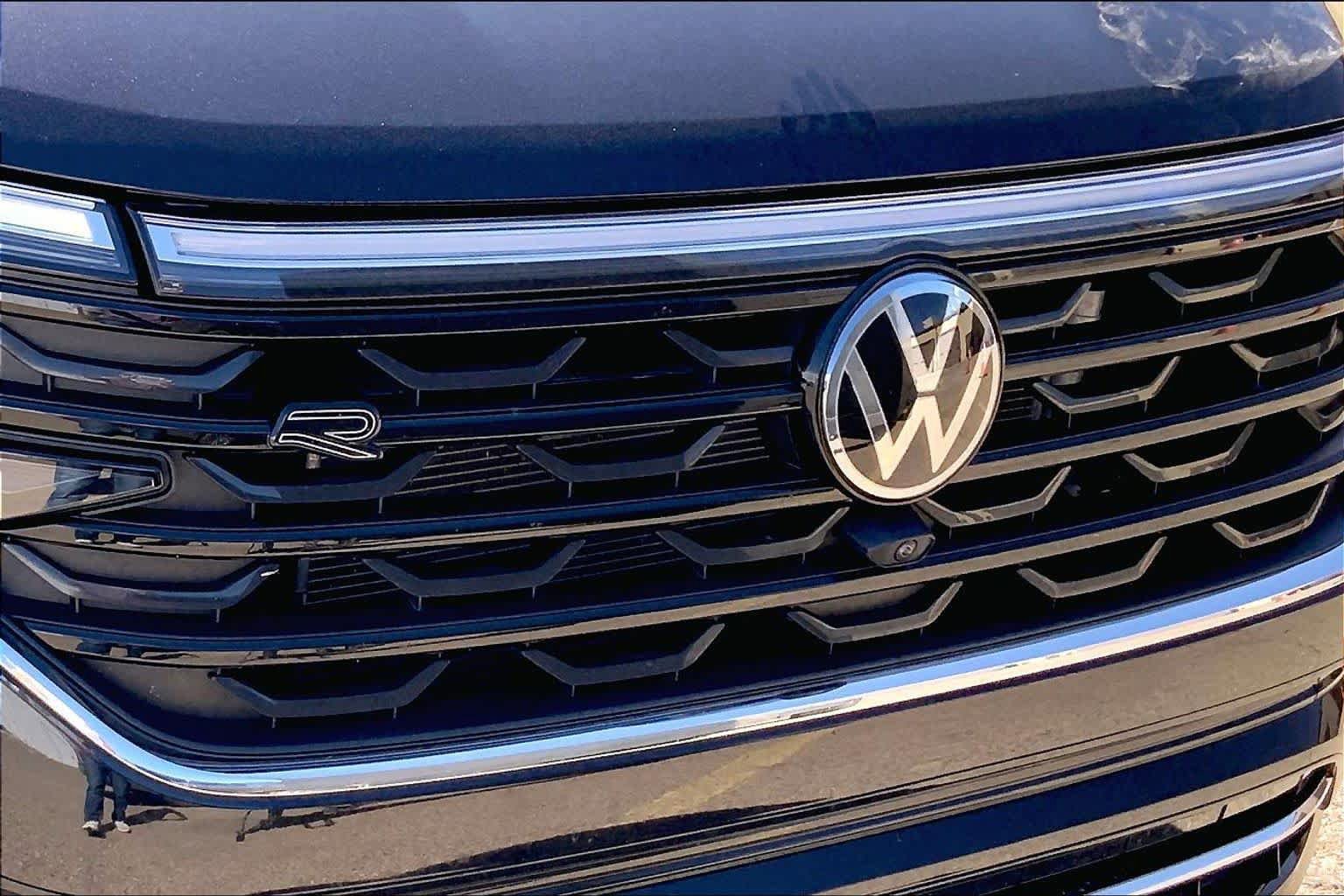 Used 2025 Volkswagen Atlas SEL Premium R-Line AWD/4WD image 29