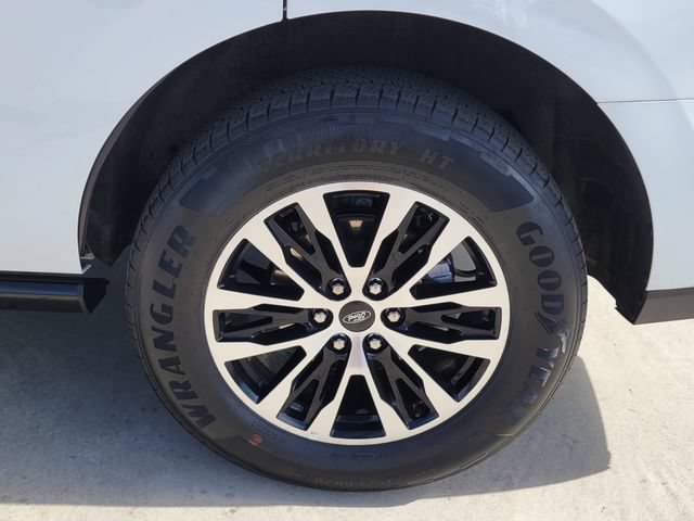 Certified 2025 Ford Expedition Platinum AWD/4WD image 15