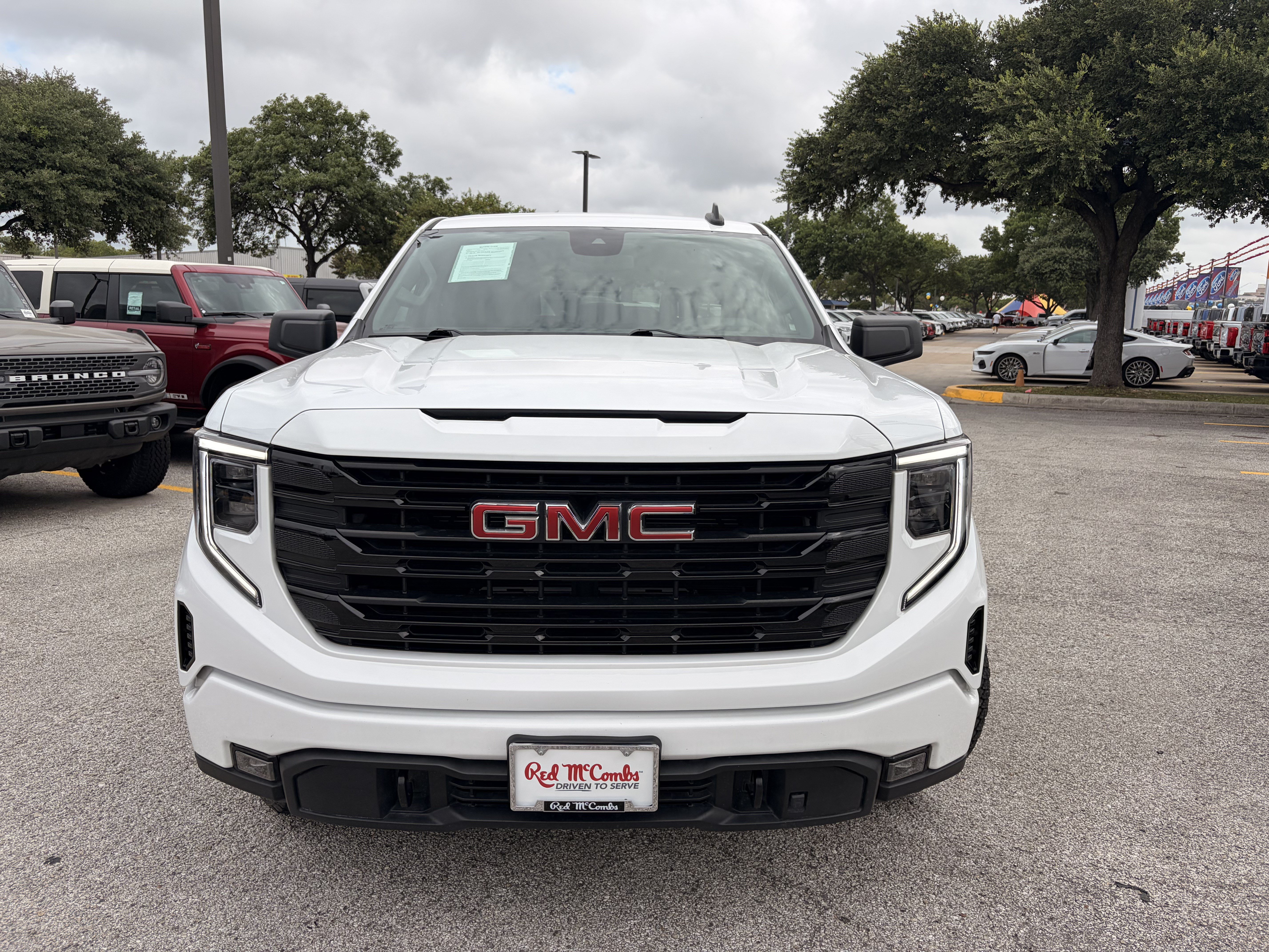 Used 2024 GMC Sierra 1500 Elevation AWD/4WD image 4