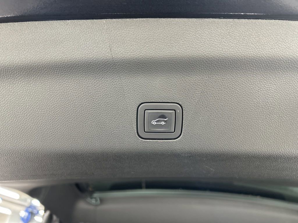 Used 2023 Chevrolet Suburban RST w/ Luxury Package image 30