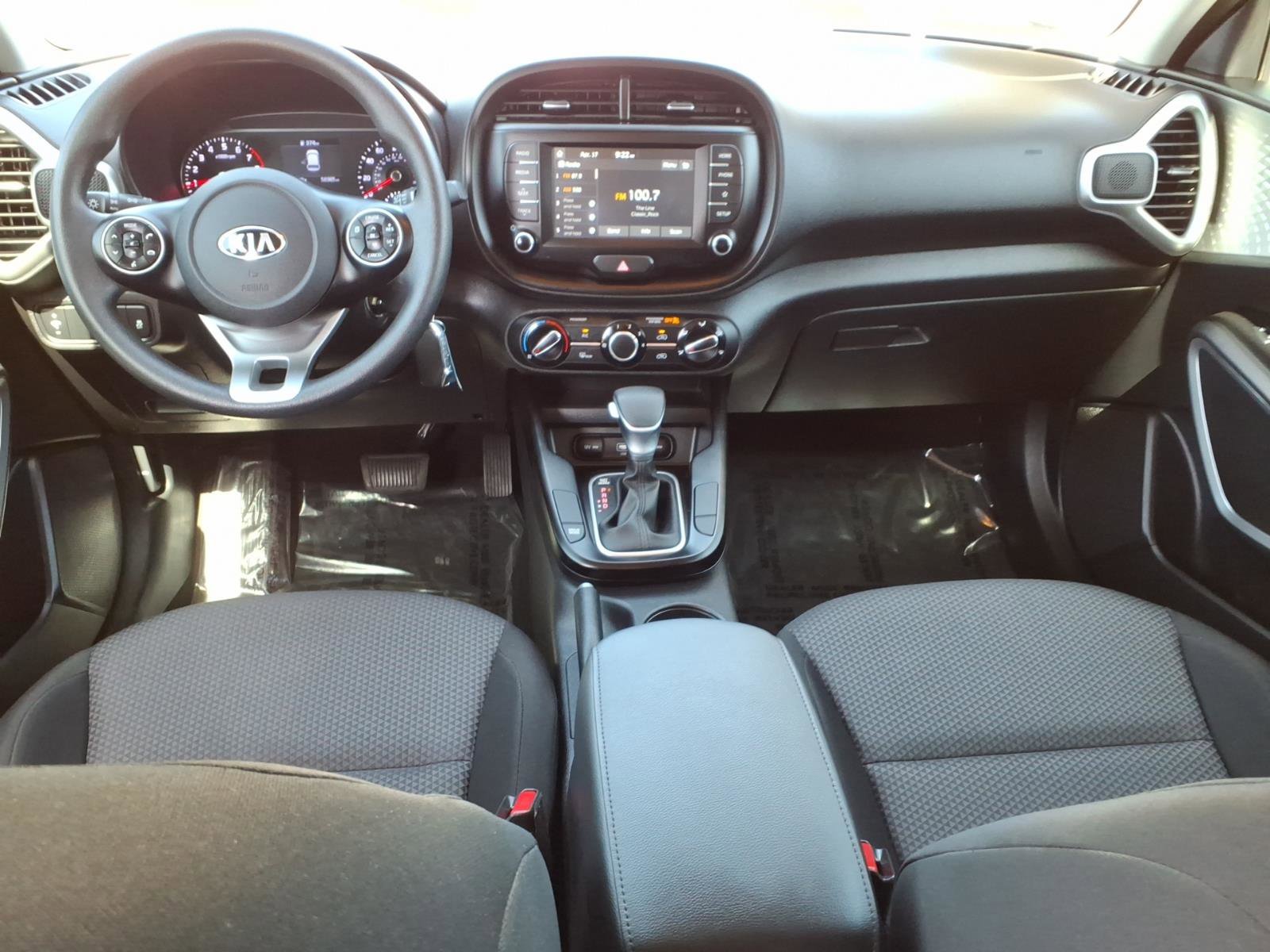 Used 2020 Kia Soul LX FWD image 18