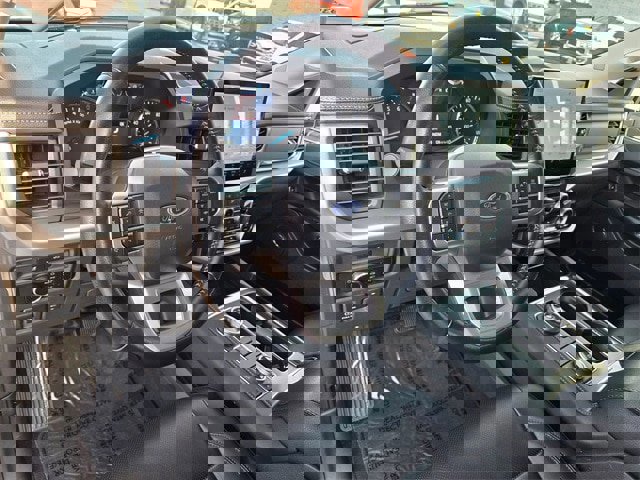 Certified 2024 Ford Expedition XLT image 10