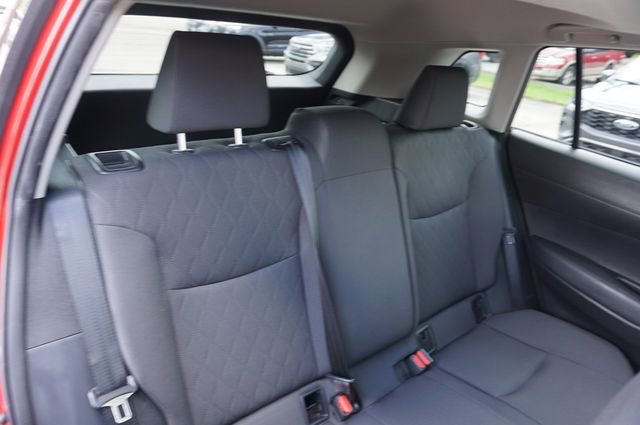 Used 2022 Toyota Corolla Cross LE w/ Moonroof Package FWD image 19