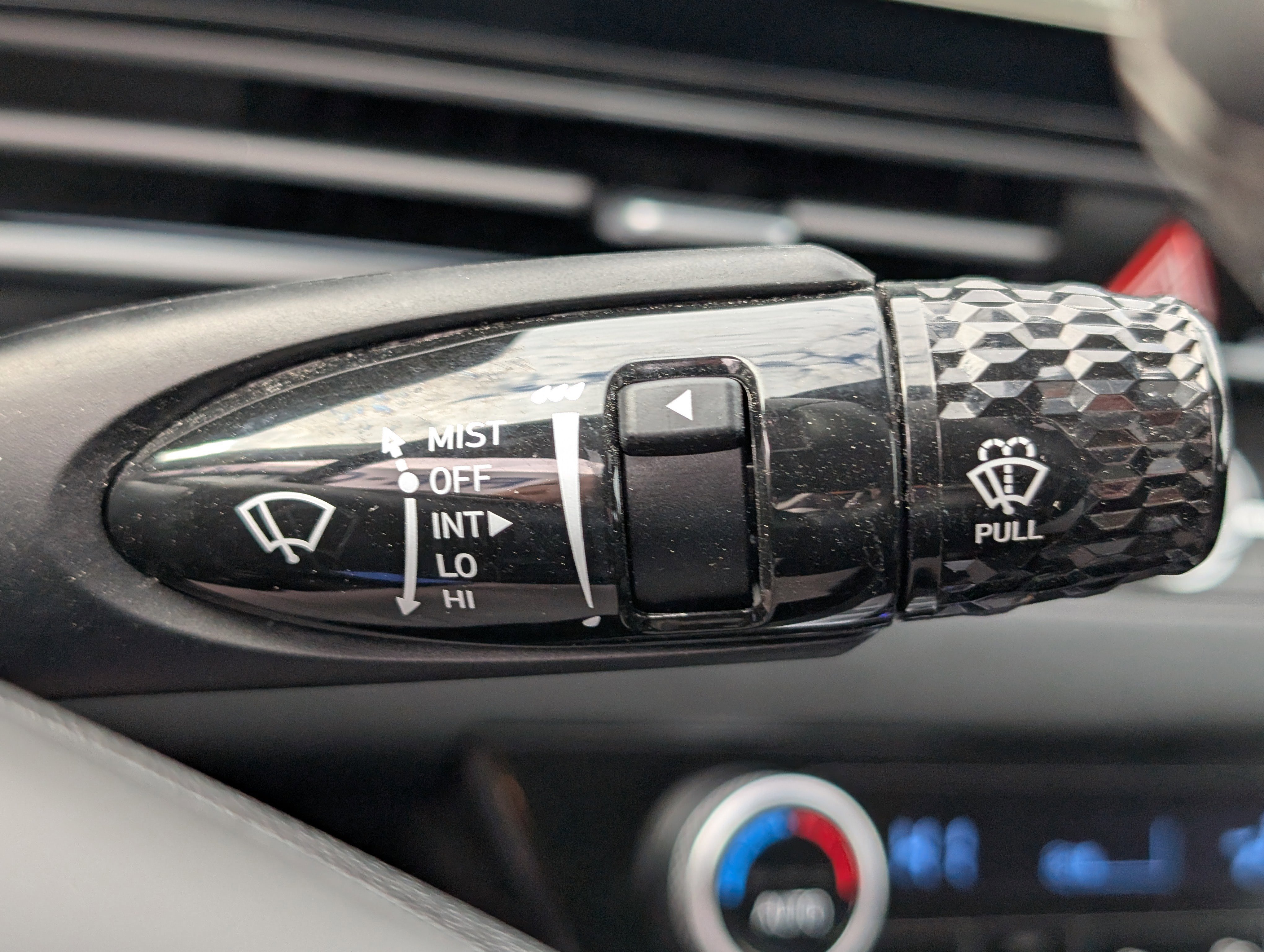 Used 2025 Hyundai Elantra SEL image 27