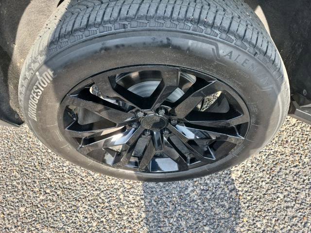 Used 2024 Chevrolet Suburban RST w/ Sport Performance Package RWD image 23