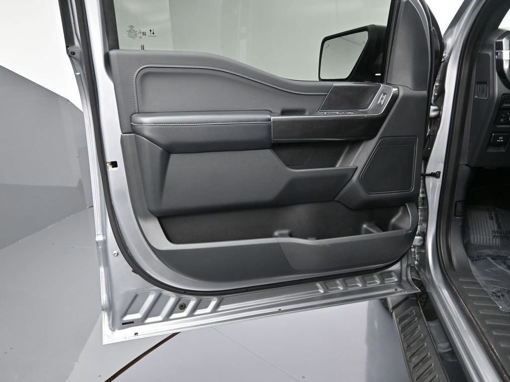 Certified 2021 Ford F150 XLT w/ Equipment Group 302A High image 27