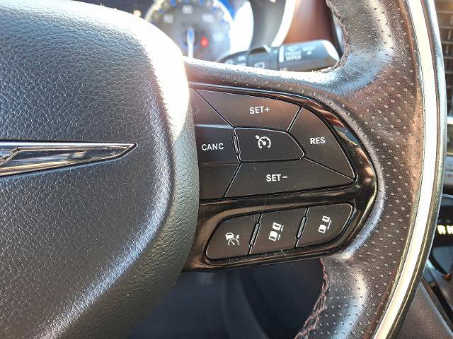 Used 2020 Chrysler Pacifica Limited image 24