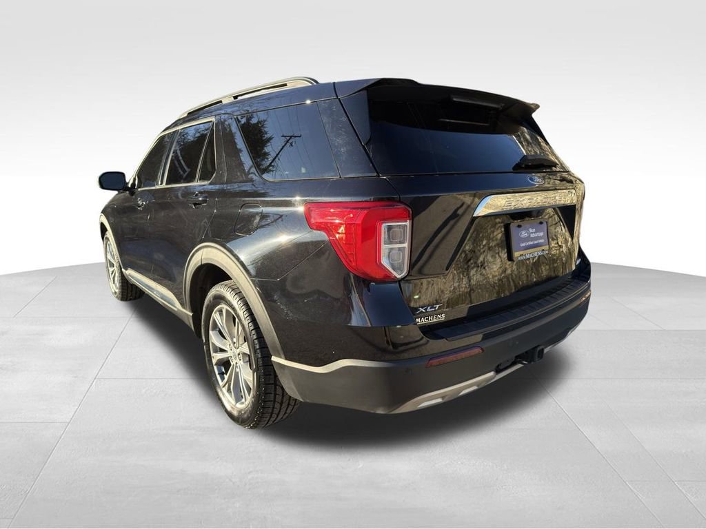 Certified 2022 Ford Explorer XLT w/ Equipment Group 202A image 5
