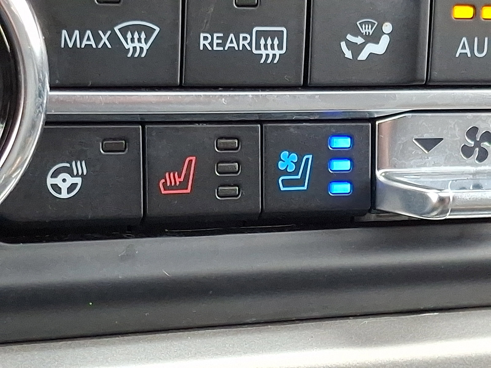 Certified 2023 Ford Expedition Max XLT image 25