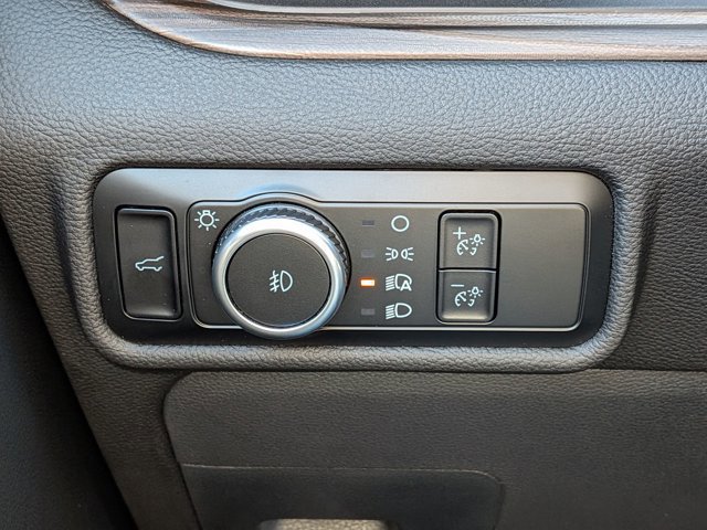 Certified 2023 Ford Explorer Limited w/ Limited Technology Package image 19