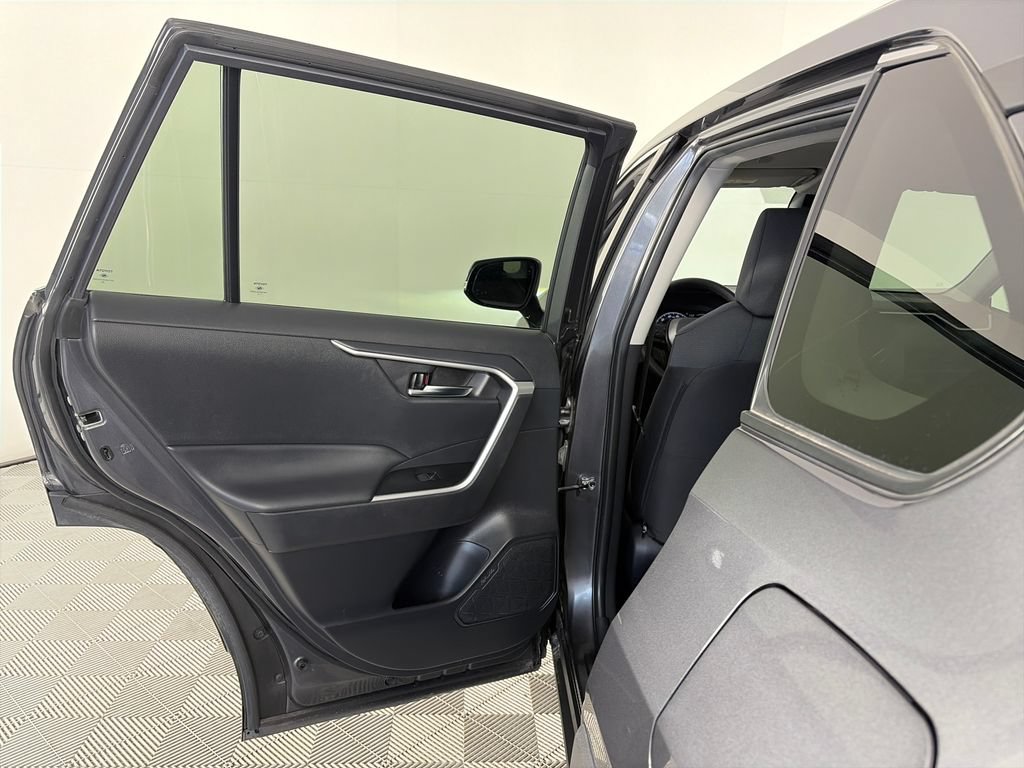 Used 2024 Toyota RAV4 XLE AWD/4WD image 10