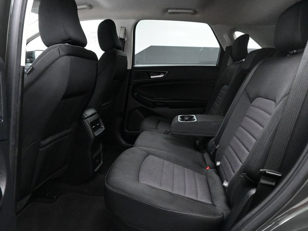 Certified 2022 Ford Edge SE w/ Black Appearance Package AWD/4WD image 18