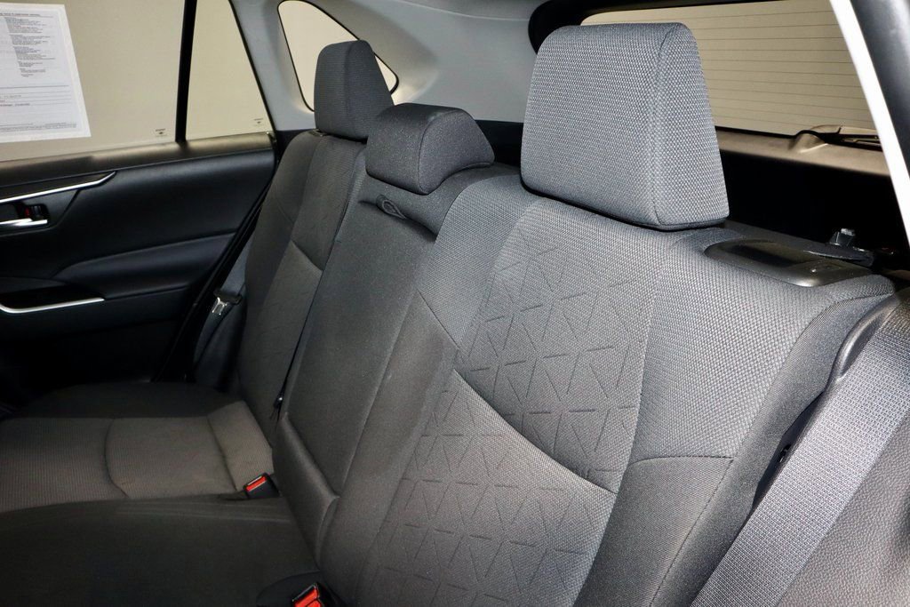Used 2025 Toyota RAV4 XLE image 21