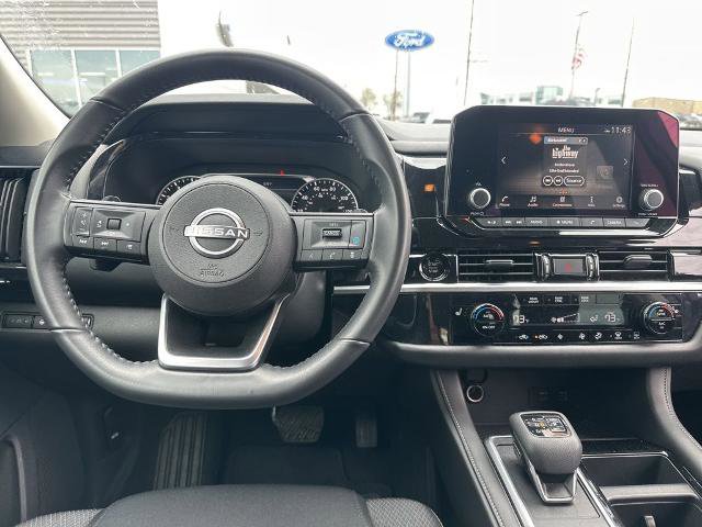 Used 2025 Nissan Pathfinder SV AWD/4WD image 8